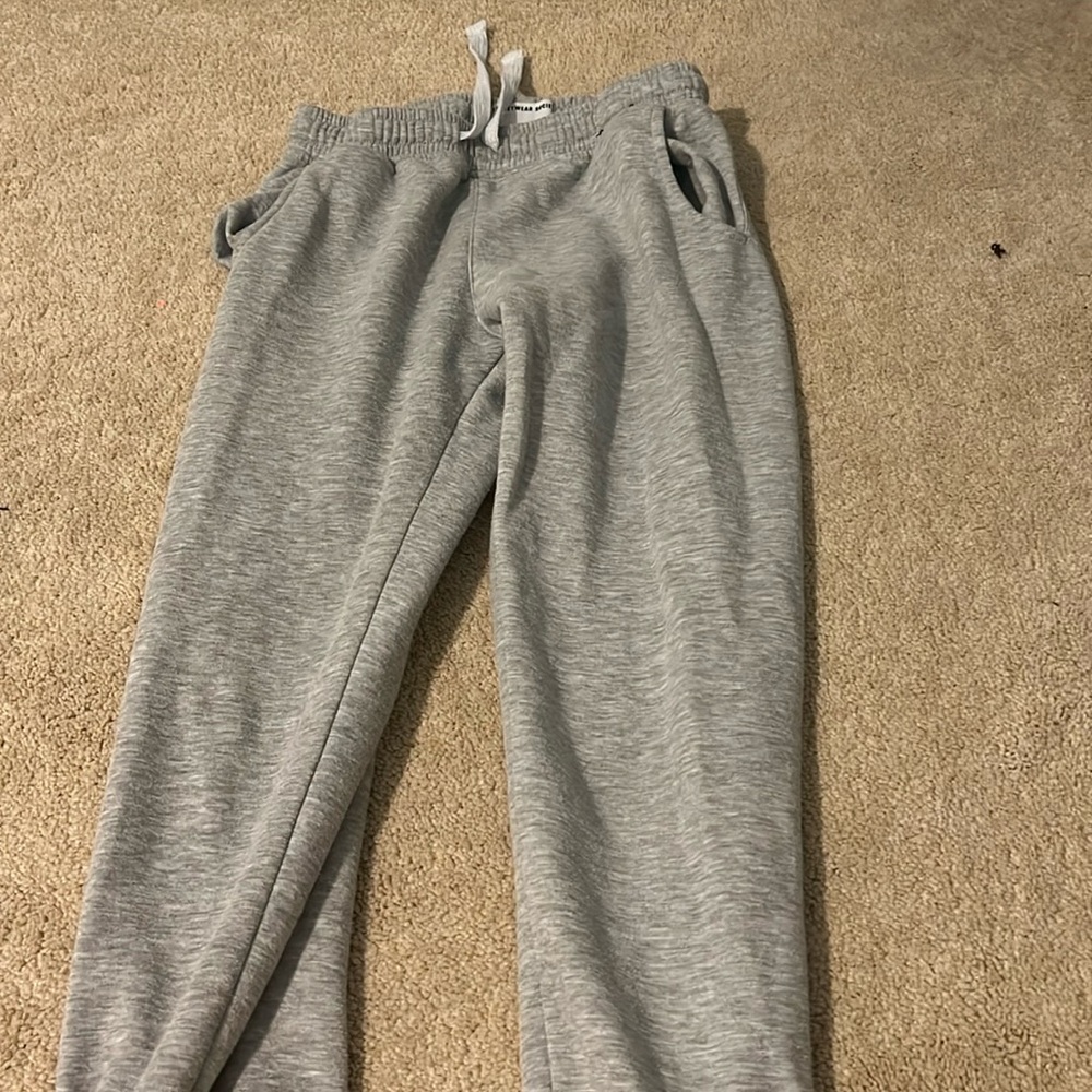 Men’s grey sweatpants